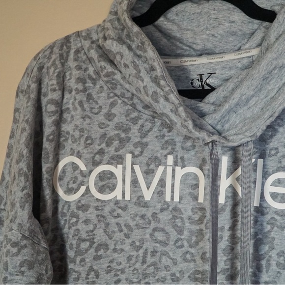 Calvin Klein cowl neck sweatshirt - Picture 2 of 3